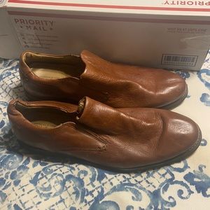 - 🌼 American classic by DeLaRentis size 11.5